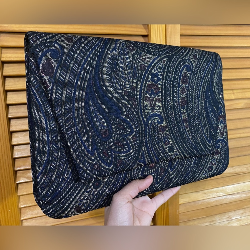 Sparkly, paisley clutch by Terramina